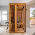 Awesome In With Sauna Apartman *